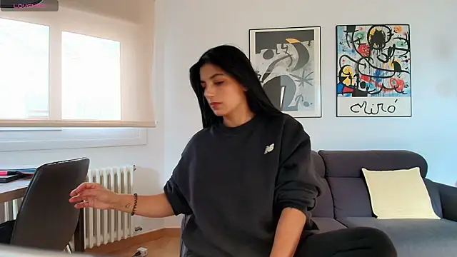 Arya 33 online show from 10/27/25, 10:19