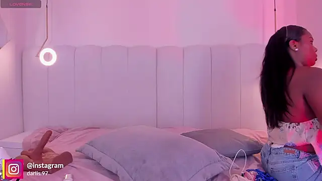 Snapshot of _huge_boobs_ebony chatting on 12/04/25, 07:33 huge boobs ebony online show from 12/04/25, 07:33