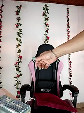 ariana lavoie- online show from 10/23/25, 08:51