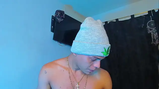 Snapshot of visaelX chatting on 12/05/24, 02:31 visaelX online show from 12/05/24, 02:31