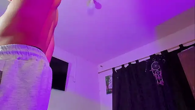 Snapshot of visaelX chatting on 12/13/24, 01:37 visaelX online show from 12/13/24, 01:37