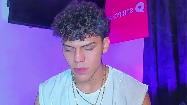 Snapshot of visaelX chatting on 12/28/24, 10:03 visaelX online show from 12/28/24, 10:03