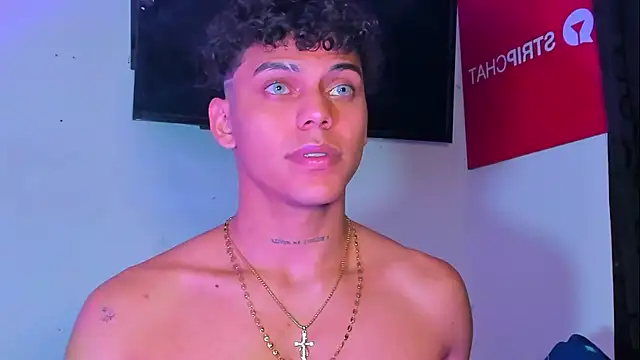 Snapshot of visaelX chatting on 12/28/24, 11:59 visaelX online show from 12/28/24, 11:59