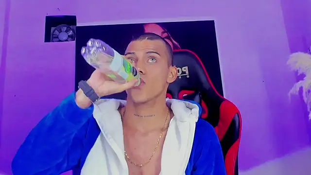 Snapshot of visaelX chatting on 01/24/25, 04:06 visaelX online show from 01/24/25, 04:06