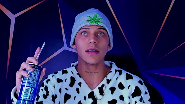 Snapshot of visaelX chatting on 01/26/25, 06:27 visaelX online show from 01/26/25, 06:27