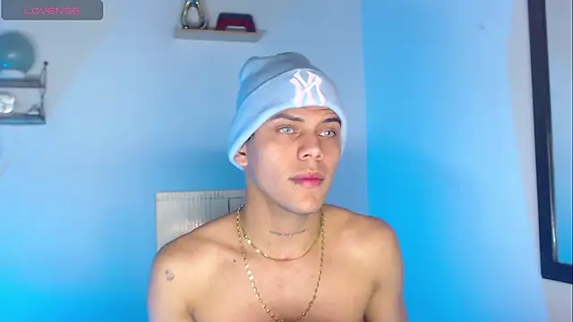 Snapshot of visaelX chatting on 03/04/25, 04:27 visaelX online show from 03/04/25, 04:27