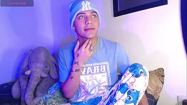 Snapshot of visaelX chatting on 03/08/25, 01:39 visaelX online show from 03/08/25, 01:39