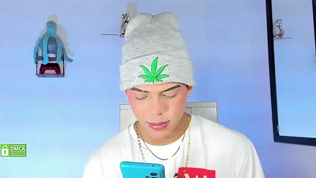 Snapshot of visaelX chatting on 03/20/25, 03:14 visaelX online show from 03/20/25, 03:14