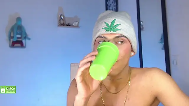 Snapshot of visaelX chatting on 03/21/25, 08:29 visaelX online show from 03/21/25, 08:29