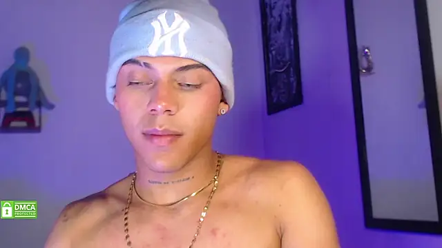 Snapshot of visaelX chatting on 03/22/25, 10:28 visaelX online show from 03/22/25, 10:28