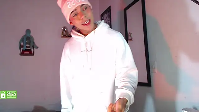 Snapshot of visaelX chatting on 03/23/25, 07:53 visaelX online show from 03/23/25, 07:53