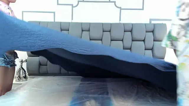 Derek and Skarlet online show from 09/12/25, 02:50