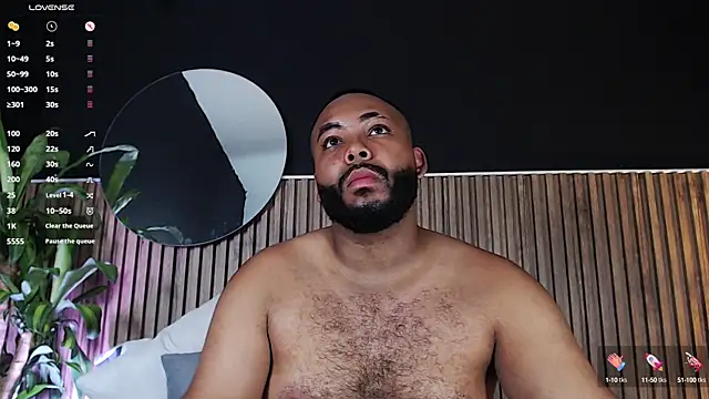 Snapshot of DilanJonnes_ chatting on 12/14/24, 01:06 DilanJonnes  online show from 12/14/24, 01:06