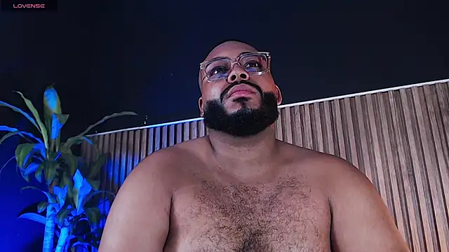 Snapshot of DilanJonnes_ chatting on 01/23/25, 10:44 DilanJonnes  online show from 01/23/25, 10:44