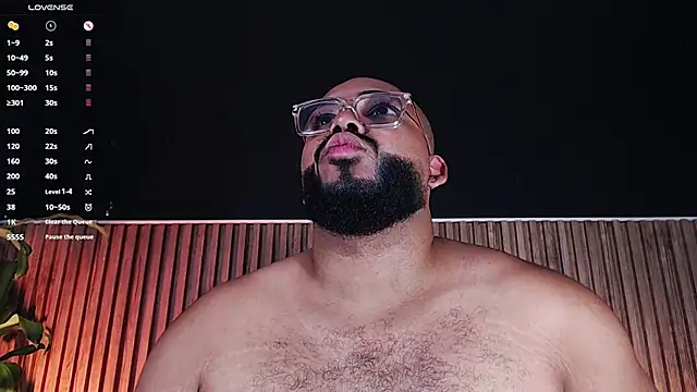 Snapshot of DilanJonnes_ chatting on 03/18/25, 02:04 DilanJonnes  online show from 03/18/25, 02:04