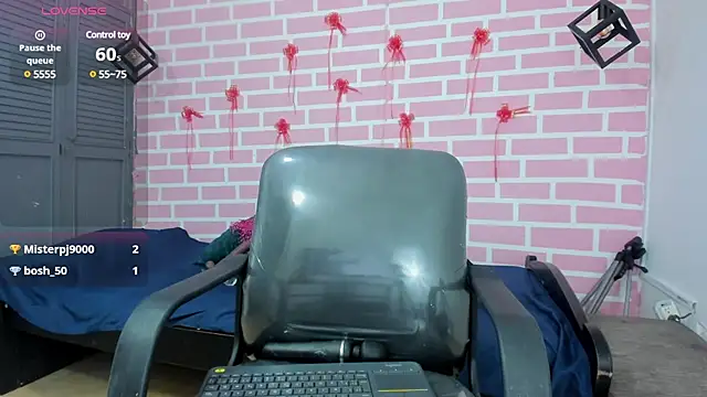 emy 0 online show from 03/23/25, 05:32