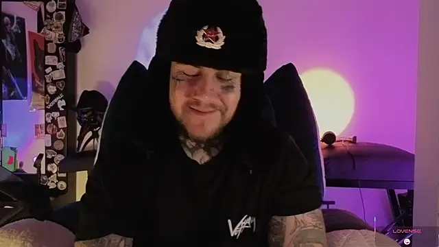 Snapshot of Ash_gusbig chatting on 11/29/25, 04:37 Ash gusbig online show from 11/29/25, 04:37