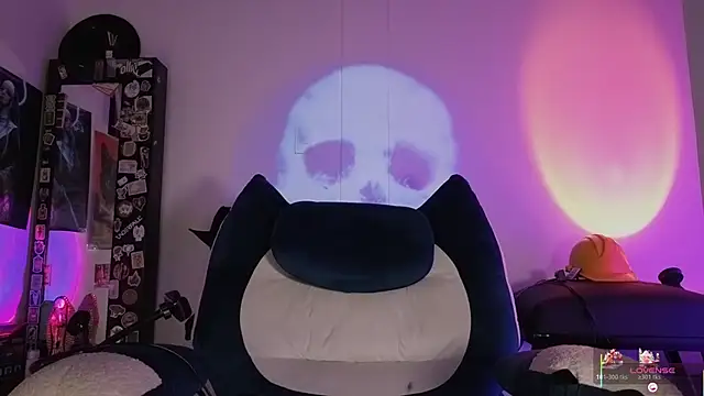 Ash gusbig online show from 12/23/25, 03:04