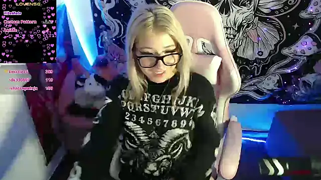 Snapshot of GamerCarrie chatting on 01/02/25, 08:39 GamerCarrie online show from 01/02/25, 08:39