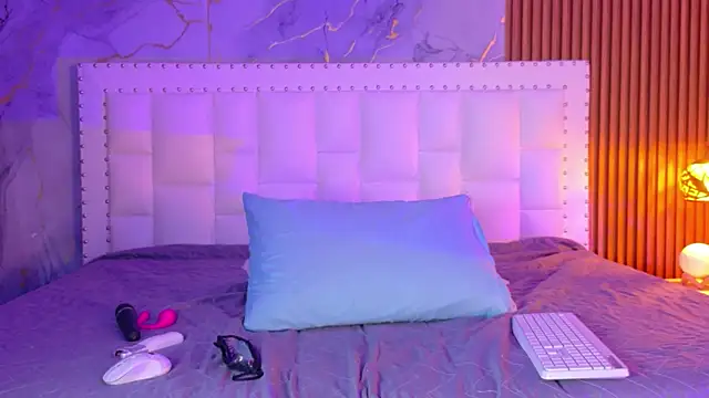 indianschoolgirl online show from 04/15/26, 07:58