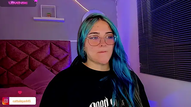 cattaleya    online show from 01/17/25, 04:17