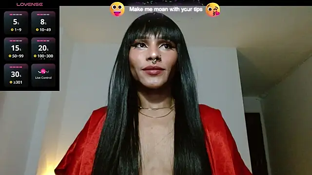 carolinemiller7 online show from 12/13/24, 07:15