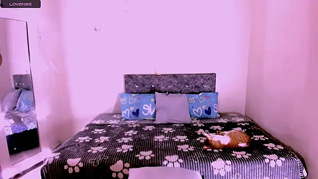 carolinemiller7 online show from 03/11/26, 07:36