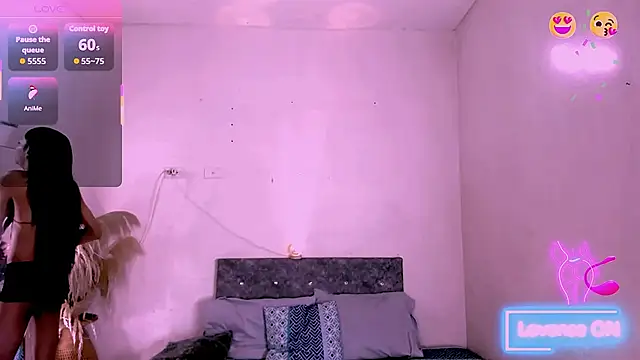 carolinemiller7 online show from 03/28/26, 05:18