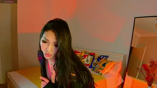 Snapshot of AsukaLin chatting on 02/27/25, 01:28 AsukaLin online show from 02/27/25, 01:28