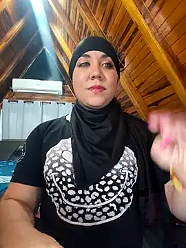 Snapshot of AmbarBurhan chatting on 11/22/25, 04:17 AmbarBurhan online show from 11/22/25, 04:17