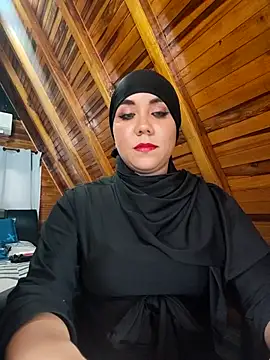 Snapshot of AmbarBurhan chatting on 11/29/25, 04:32 AmbarBurhan online show from 11/29/25, 04:32