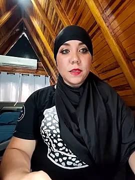 Snapshot of AmbarBurhan chatting on 12/17/25, 03:51 AmbarBurhan online show from 12/17/25, 03:51