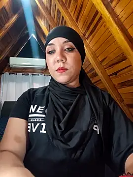 Snapshot of AmbarBurhan chatting on 02/14/26, 04:37 AmbarBurhan online show from 02/14/26, 04:37