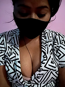 Snapshot of Samarya-78 chatting on 03/08/25, 11:07 Samarya-78 online show from 03/08/25, 11:07