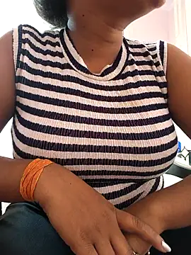 Snapshot of Samarya-78 chatting on 09/11/25, 02:44 Samarya-78 online show from 09/11/25, 02:44