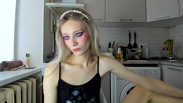  Alice Kitty online show from 01/15/25, 11:53