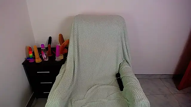 Snapshot of hot_girl01_hanna chatting on 09/18/25, 10:12 hot girl01 hanna online show from 09/18/25, 10:12