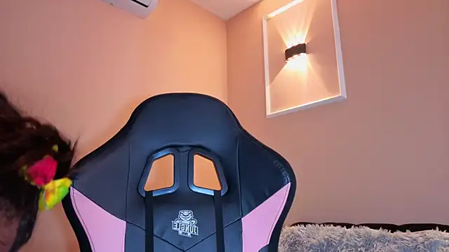 SheilaSmiith online show from 10/24/25, 10:06