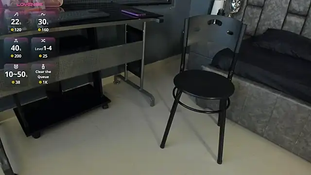 Snapshot of Matureyulyet chatting on 02/24/25, 07:41 Matureyulyet online show from 02/24/25, 07:41