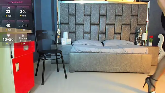 Snapshot of Matureyulyet chatting on 10/04/25, 09:24 Matureyulyet online show from 10/04/25, 09:24