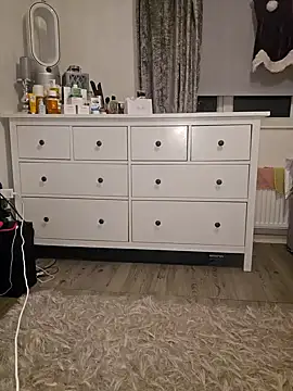 Snapshot of Britishbella chatting on 12/31/24, 06:24 Britishbella online show from 12/31/24, 06:24