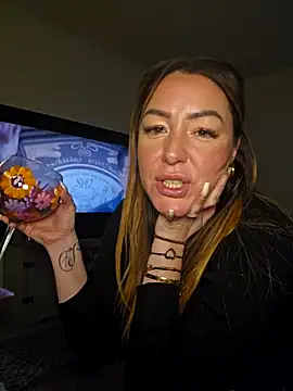 Snapshot of Britishbella chatting on 01/11/25, 03:13 Britishbella online show from 01/11/25, 03:13