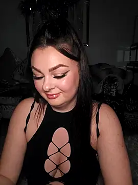 Snapshot of Britishbella chatting on 10/31/25, 10:22 Britishbella online show from 10/31/25, 10:22