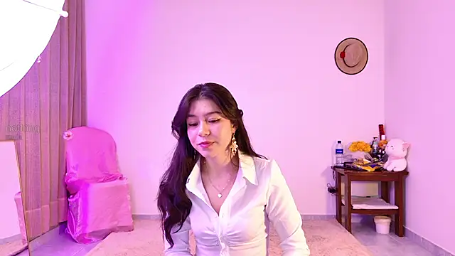 pink flower  online show from 11/12/25, 11:58