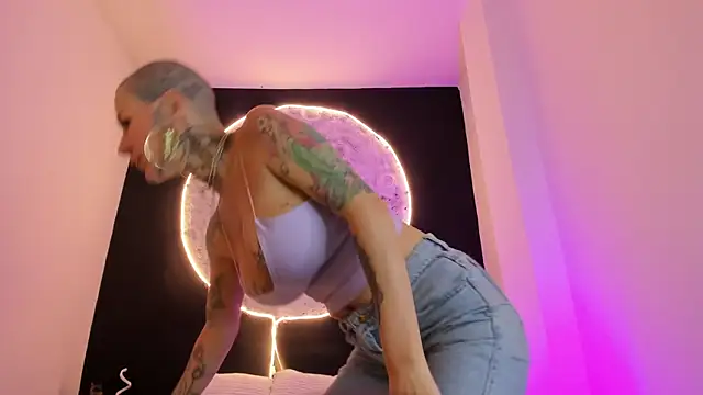 GinebraaFox  online show from 03/10/25, 02:48