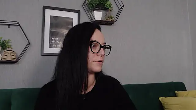 Snapshot of IzabelllNoir chatting on 01/10/25, 06:38 IzabelllNoir online show from 01/10/25, 06:38