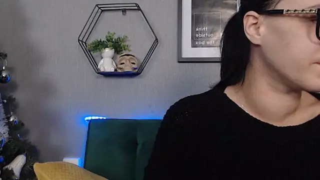 Snapshot of IzabelllNoir chatting on 01/13/25, 08:47 IzabelllNoir online show from 01/13/25, 08:47