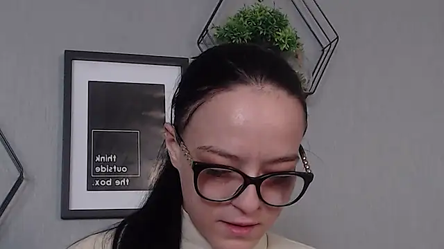 Snapshot of IzabelllNoir chatting on 02/13/25, 08:27 IzabelllNoir online show from 02/13/25, 08:27