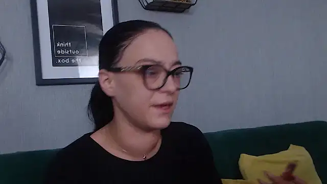 Snapshot of IzabelllNoir chatting on 02/16/25, 09:15 IzabelllNoir online show from 02/16/25, 09:15
