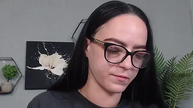 IzabelllNoir online show from 04/24/26, 09:01